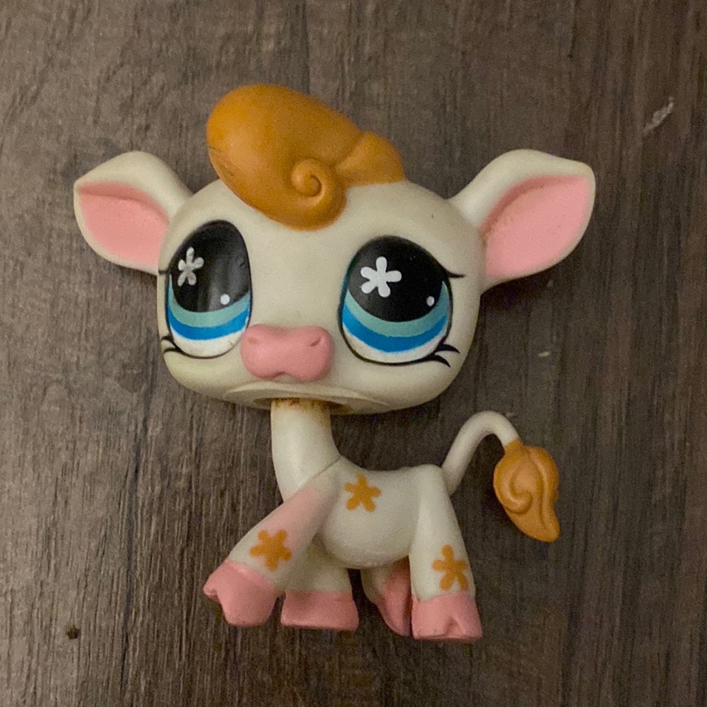 Littlest pet shop cow
